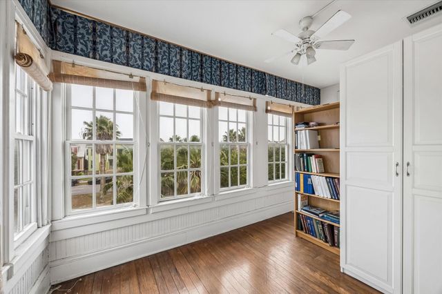 1818 Broadway Street, Galveston, TX 77550