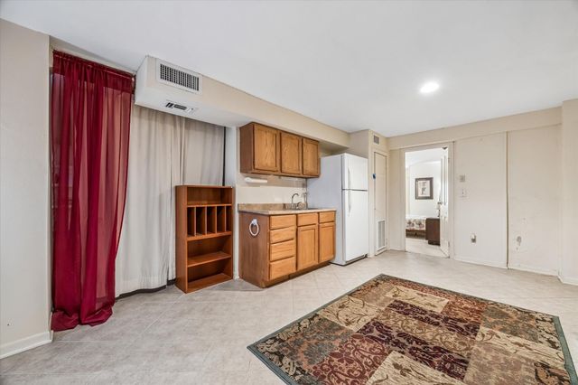1818 Broadway Street, Galveston, TX 77550