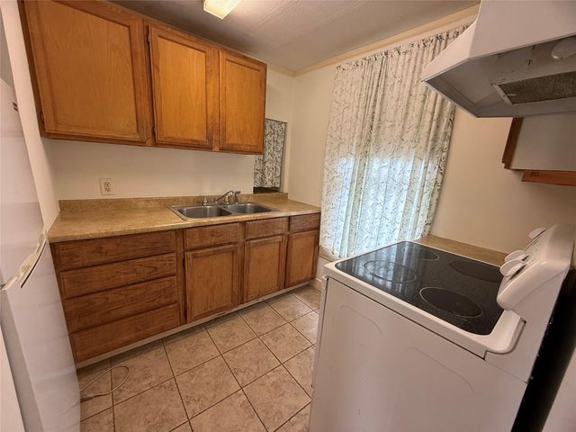 1818 Broadway Street, Galveston, TX 77550