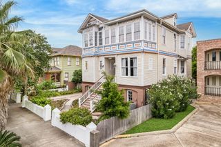 1818 Broadway Street, Galveston, TX 77550