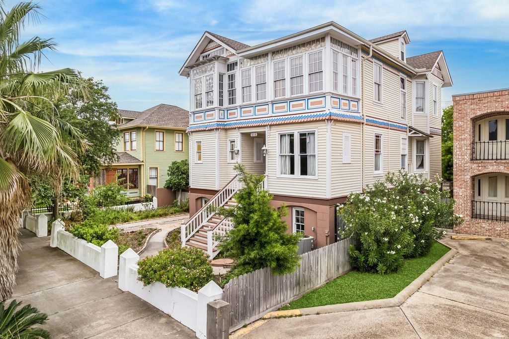 1818 Broadway Street, Galveston, TX 77550