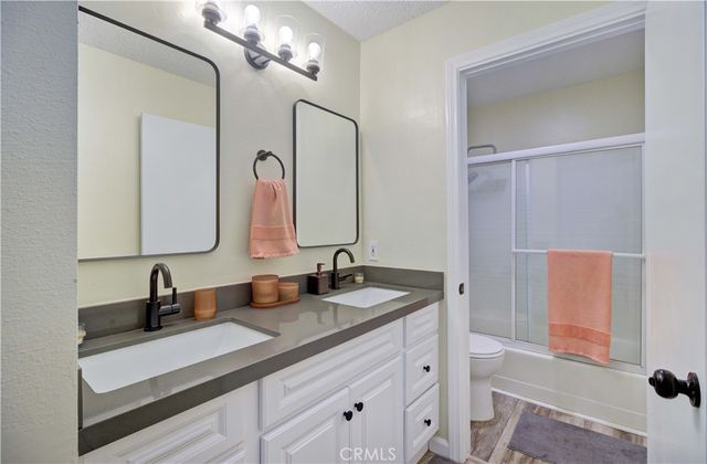 4110 Elm Avenue 203, Long Beach, CA 90807