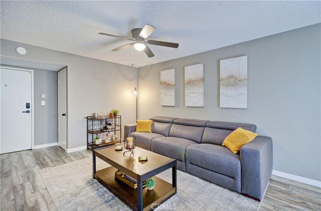 4110 Elm Avenue 203, Long Beach, CA 90807