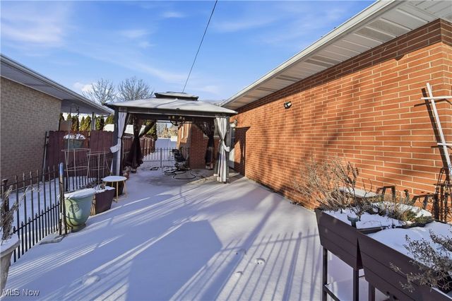 502 E Woodsdale Avenue, Akron, OH 44301