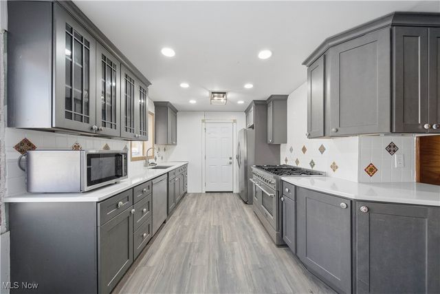 502 E Woodsdale Avenue, Akron, OH 44301