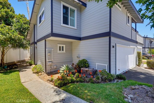 1118 Sandi Lane, Costa Mesa, CA 92627