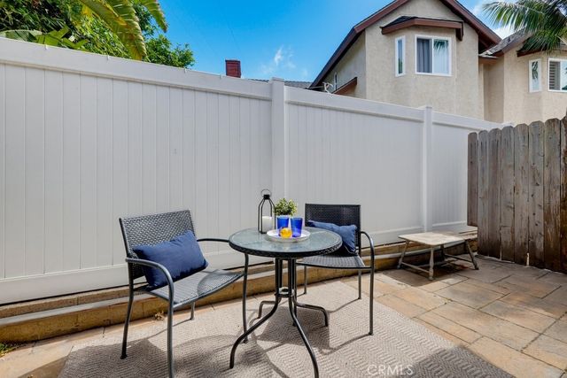 1118 Sandi Lane, Costa Mesa, CA 92627