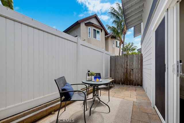 1118 Sandi Lane, Costa Mesa, CA 92627