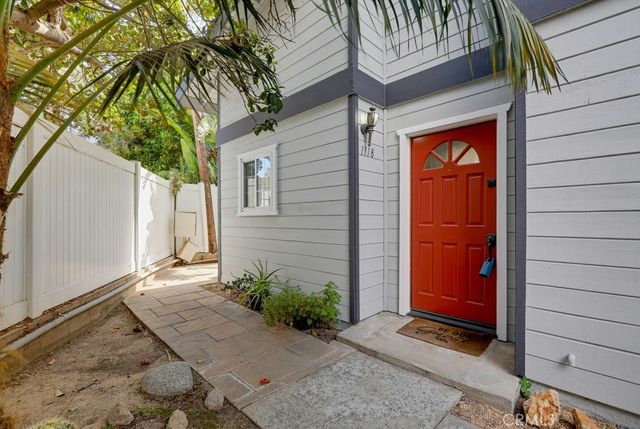 1118 Sandi Lane, Costa Mesa, CA 92627