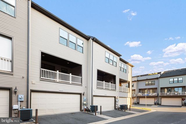 22273 SIMS TER, Ashburn, VA 20148