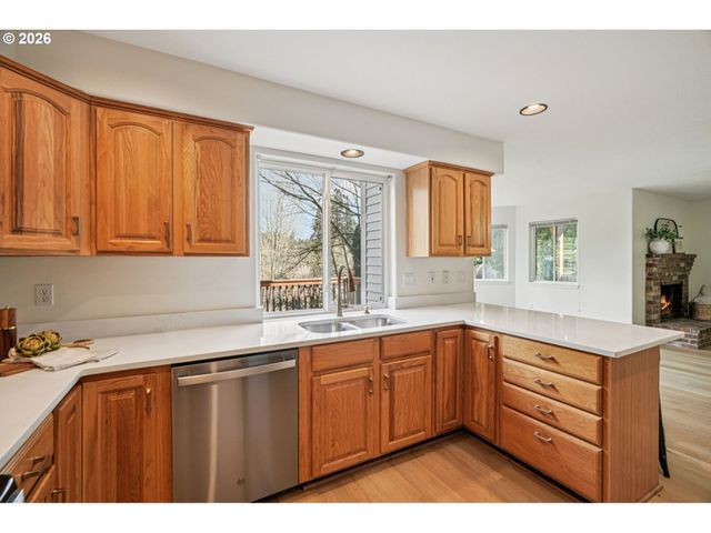 5052 Nw MILLSTONE Way, Portland, OR 97229