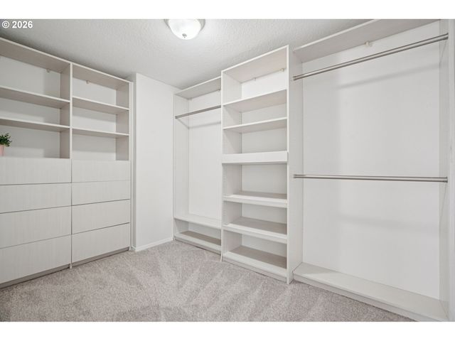 5052 Nw MILLSTONE Way, Portland, OR 97229