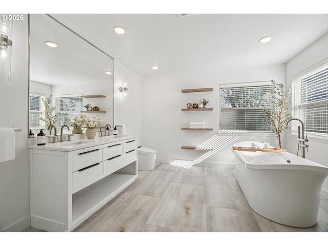 5052 Nw MILLSTONE Way, Portland, OR 97229