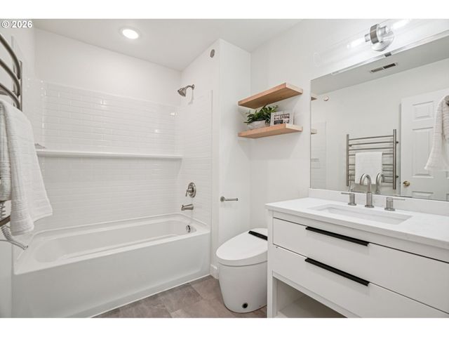 5052 Nw MILLSTONE Way, Portland, OR 97229