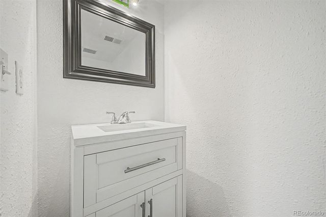 4280 S Halifax Way, Aurora, CO 80013