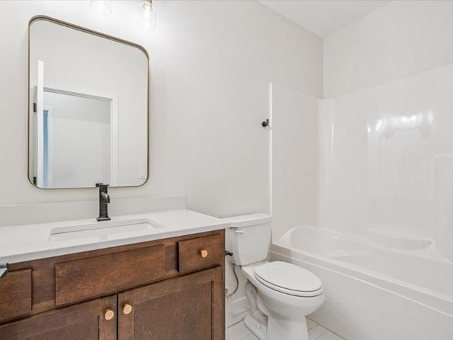 658 Maclan Court, Iowa City, IA 52246