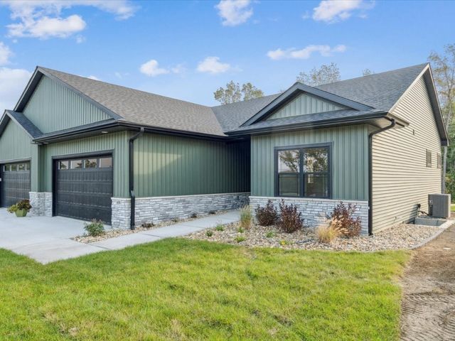 658 Maclan Court, Iowa City, IA 52246