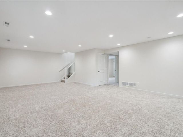 658 Maclan Court, Iowa City, IA 52246