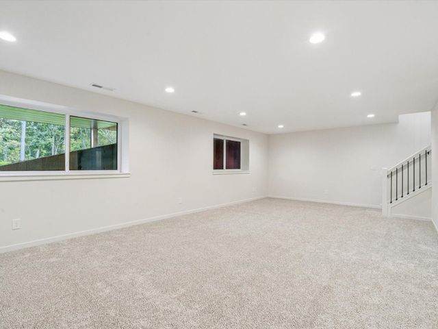 658 Maclan Court, Iowa City, IA 52246