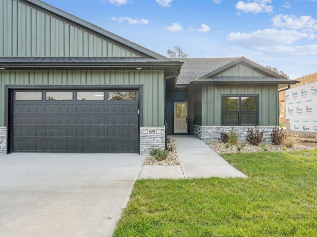 658 Maclan Court, Iowa City, IA 52246