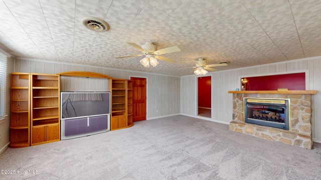 409 Henderson Drive, Jacksonville, NC 28540