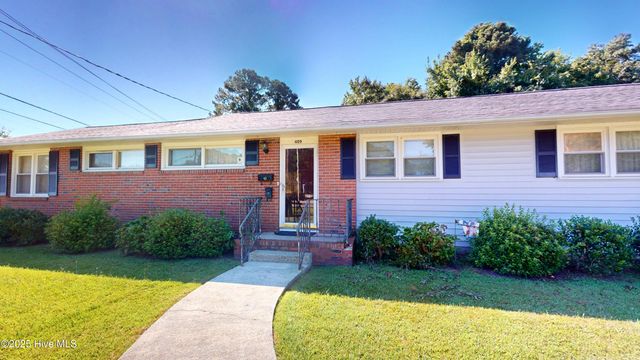 409 Henderson Drive, Jacksonville, NC 28540