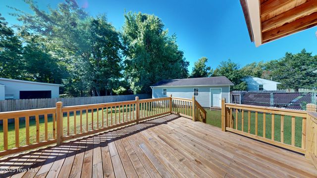 409 Henderson Drive, Jacksonville, NC 28540