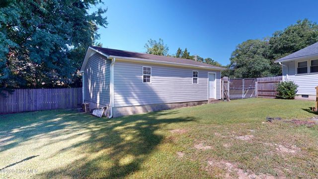 409 Henderson Drive, Jacksonville, NC 28540