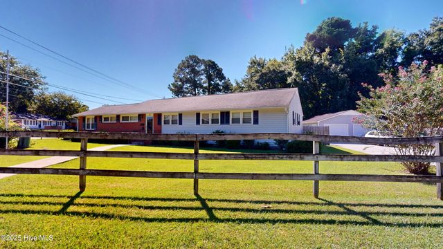 409 Henderson Drive, Jacksonville, NC 28540