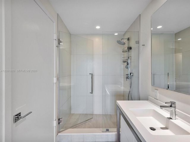 2000 Metropica Way 502, Sunrise, FL 33323