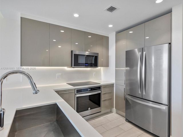 2000 Metropica Way 502, Sunrise, FL 33323