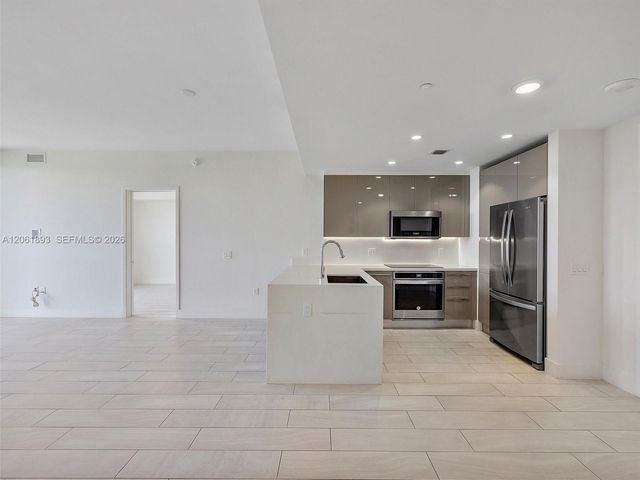 2000 Metropica Way 502, Sunrise, FL 33323