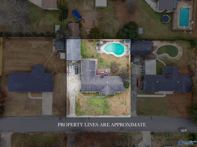 413 Apple Avenue, Albertville, AL 35950