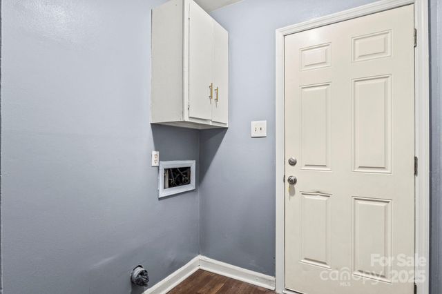 844 Squirrel Hill Road, Charlotte, NC 28213