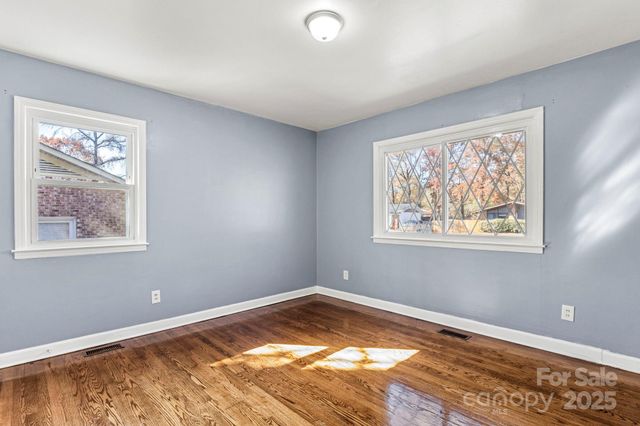 844 Squirrel Hill Road, Charlotte, NC 28213