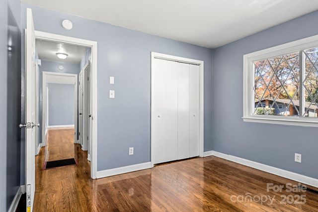 844 Squirrel Hill Road, Charlotte, NC 28213