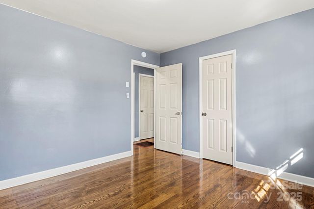 844 Squirrel Hill Road, Charlotte, NC 28213