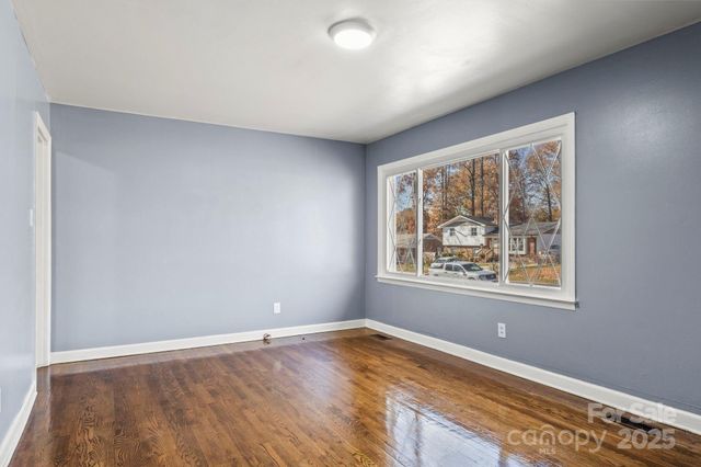 844 Squirrel Hill Road, Charlotte, NC 28213