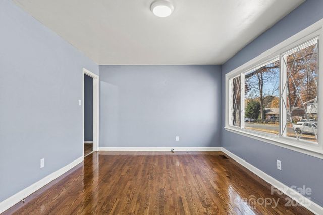 844 Squirrel Hill Road, Charlotte, NC 28213