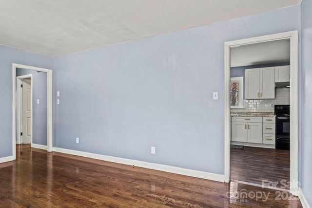 844 Squirrel Hill Road, Charlotte, NC 28213