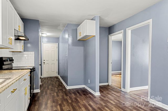 844 Squirrel Hill Road, Charlotte, NC 28213