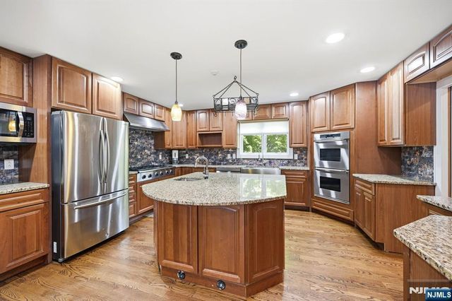 188 Doretta Street, River Vale, NJ 07675