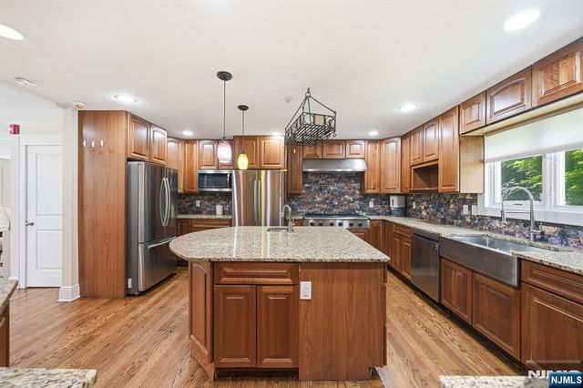 188 Doretta Street, River Vale, NJ 07675