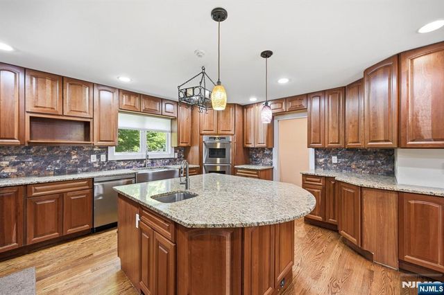 188 Doretta Street, River Vale, NJ 07675
