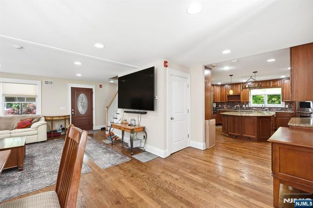 188 Doretta Street, River Vale, NJ 07675