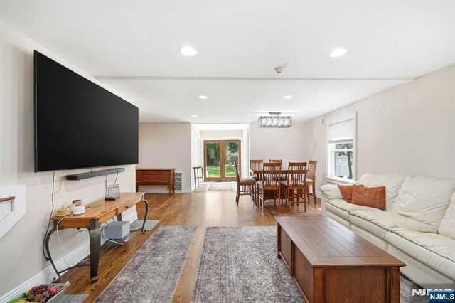 188 Doretta Street, River Vale, NJ 07675