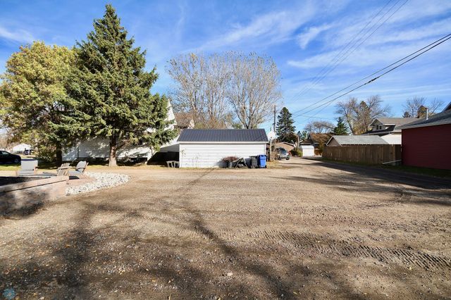 310 Center Avenue W, Dilworth, MN 56529