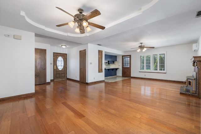 3074 Burgan Avenue, Clovis, CA 93611