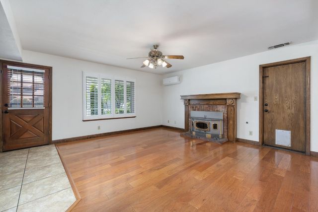 3074 Burgan Avenue, Clovis, CA 93611