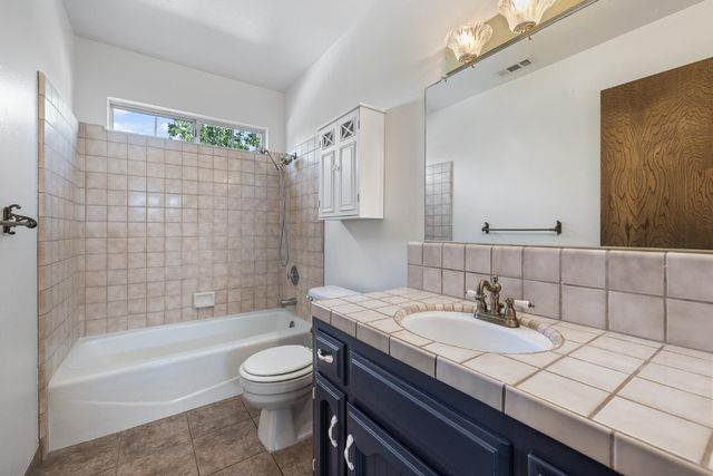 3074 Burgan Avenue, Clovis, CA 93611